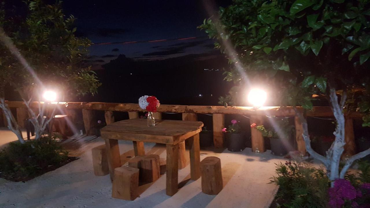 クサミルEmiljano Seaviewアパートメント エクステリア 写真